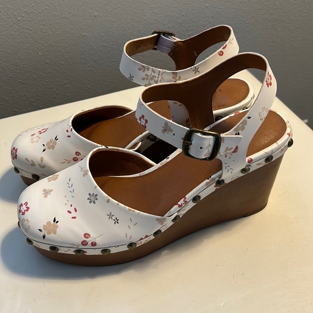 Lucky Brand wedges. new, never worn